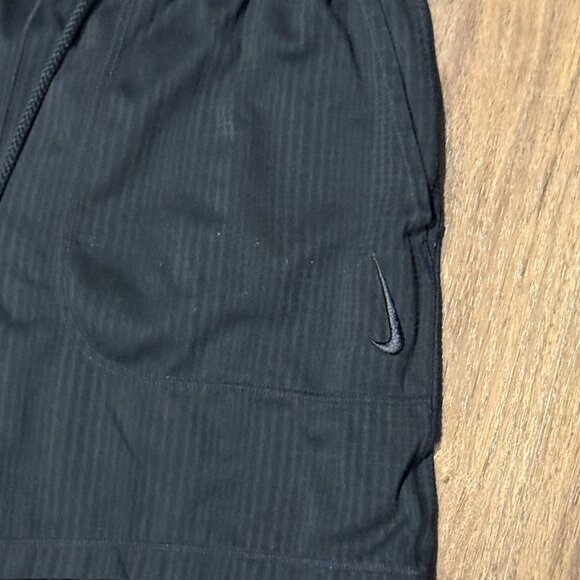 Nike Yoga Shorts Mens Small Black Dri-FIT Unlined Training Activewear - Picture 3 of 9